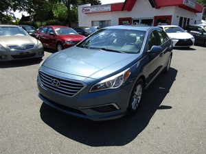 Picture of a 2017 Hyundai Sonata SE
