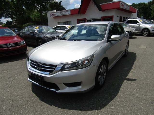 Honda Accord LX Sedan 6-Spd MT in Raleigh