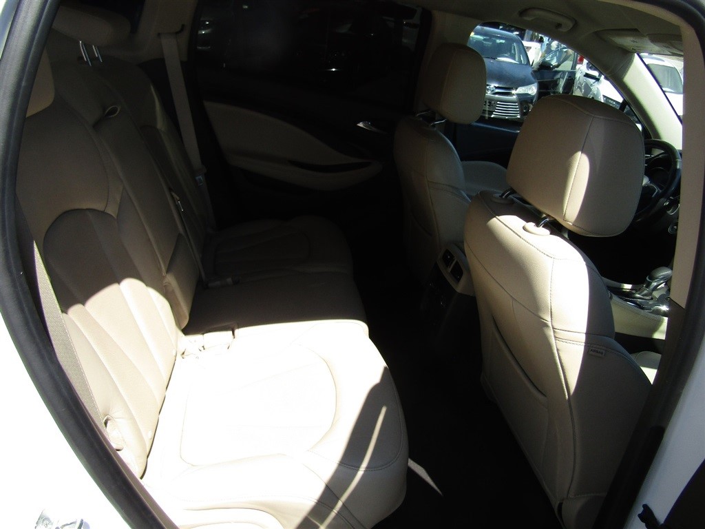 2017 Buick Envision Essence photo 22