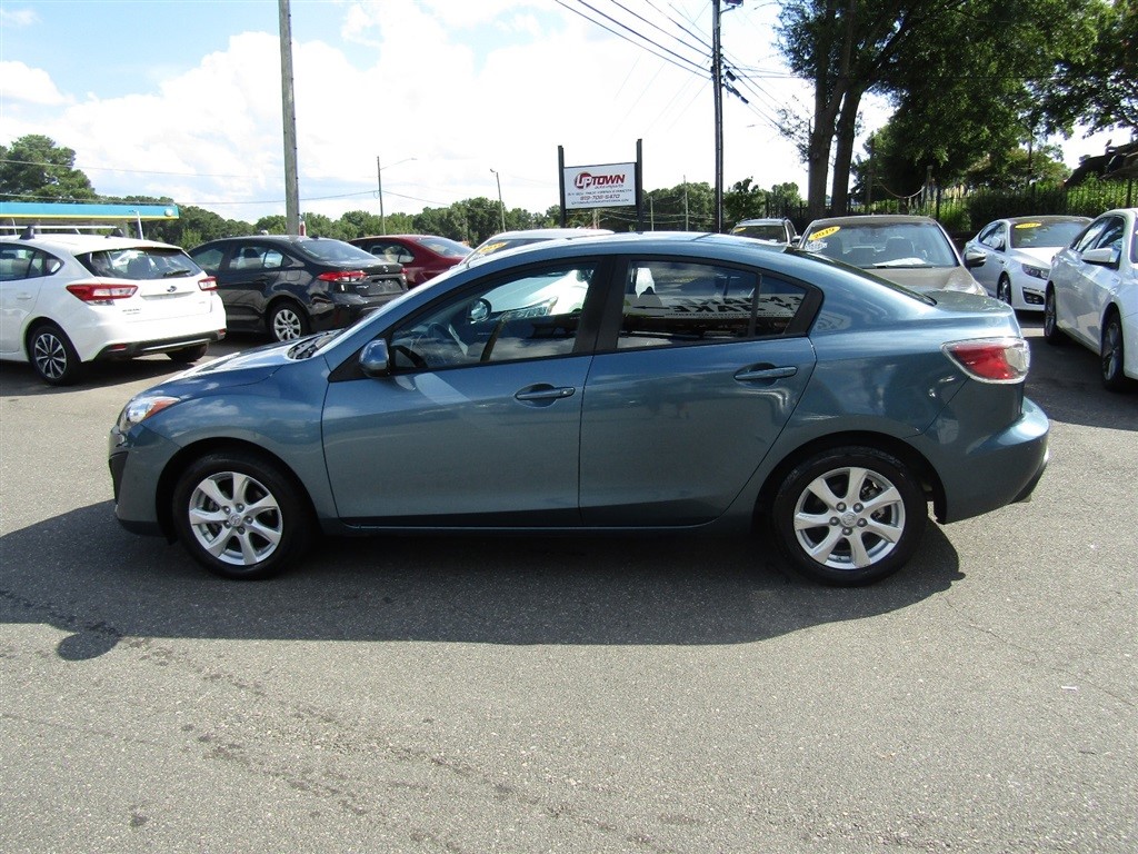 2011 Mazda Mazda3 Touring photo 4
