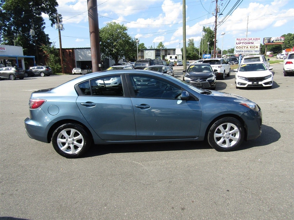 2011 Mazda Mazda3 Touring photo 8