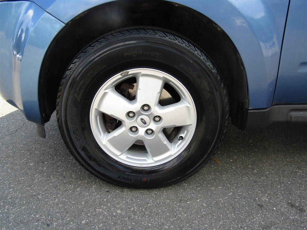 2009 Ford Escape XLT photo 13