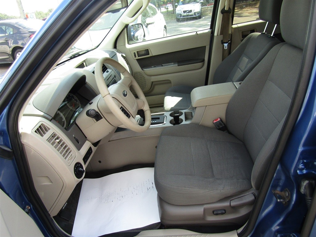 2009 Ford Escape XLT photo 14