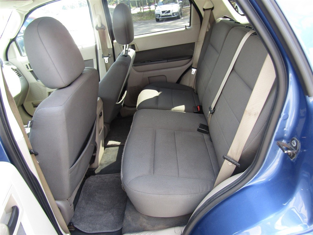 2009 Ford Escape XLT photo 16