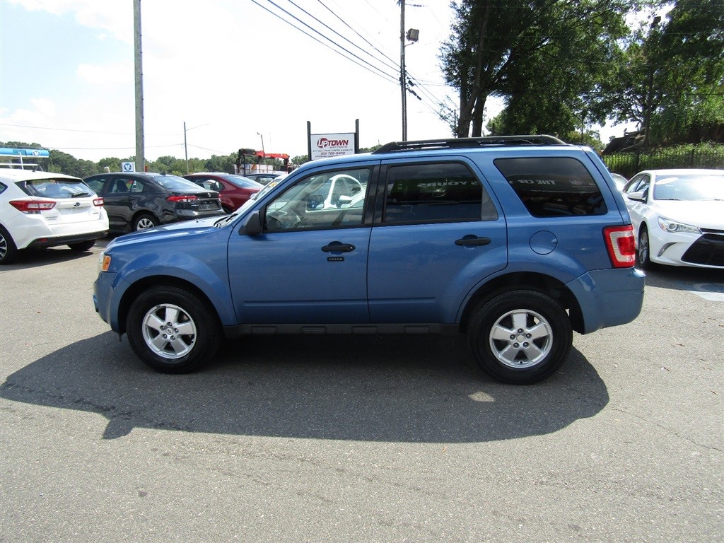 2009 Ford Escape XLT photo 4