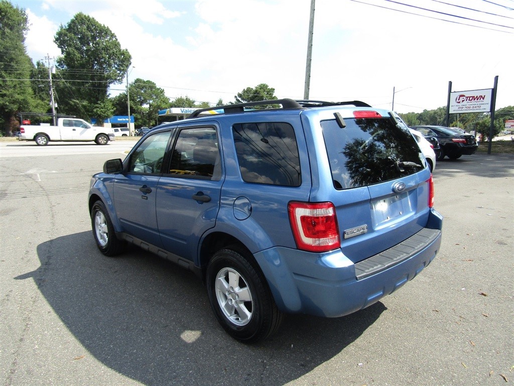 2009 Ford Escape XLT photo 5