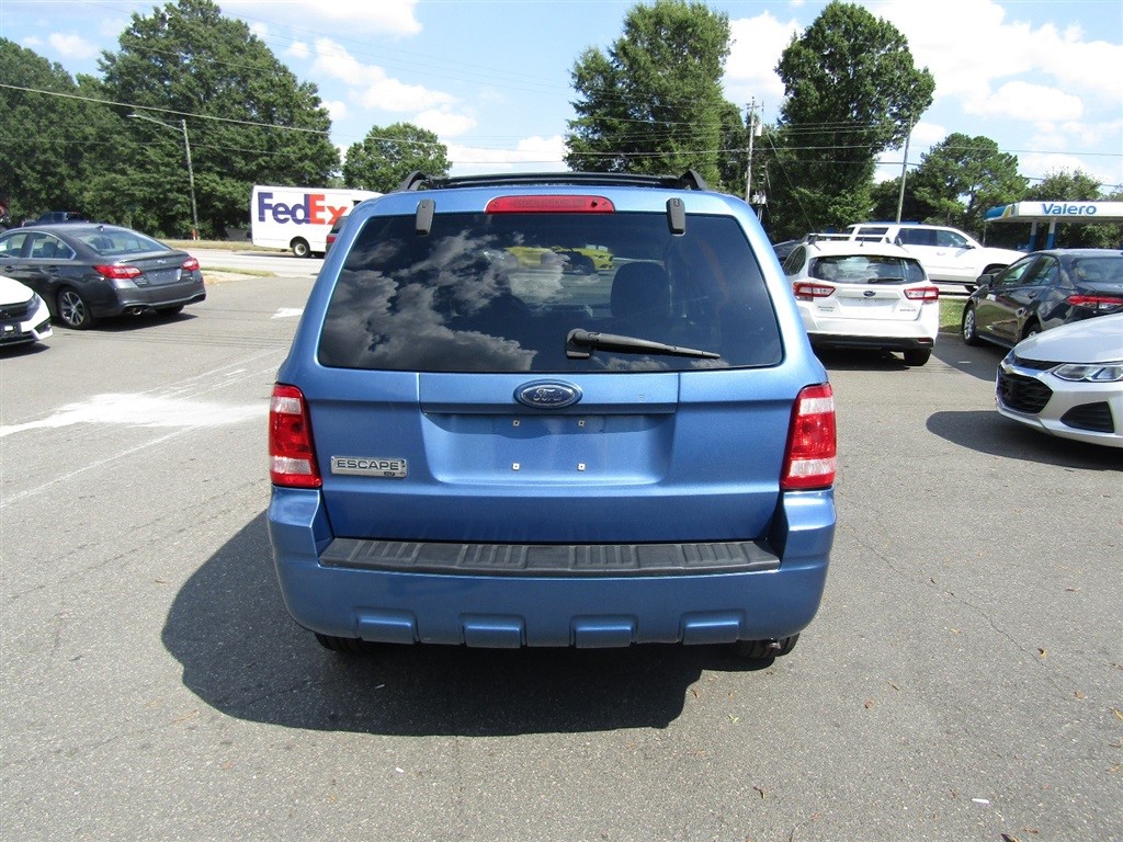 2009 Ford Escape XLT photo 6