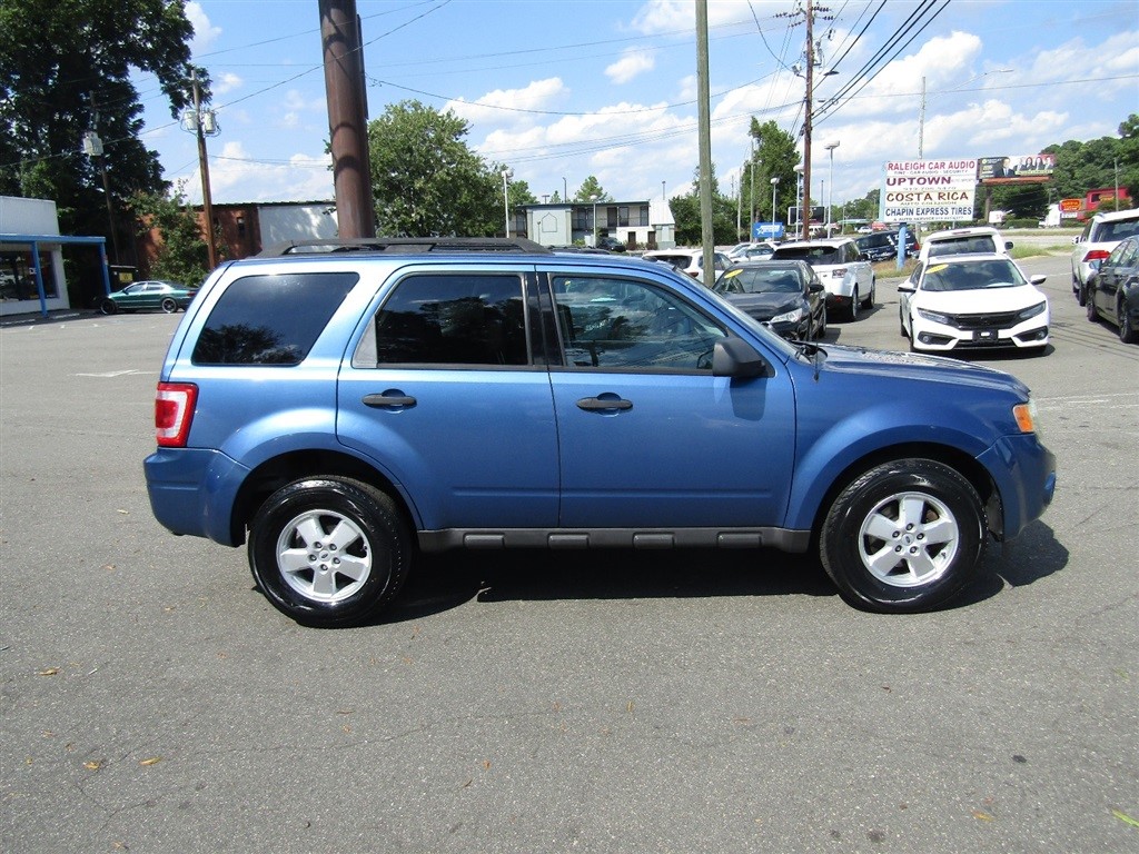2009 Ford Escape XLT photo 8