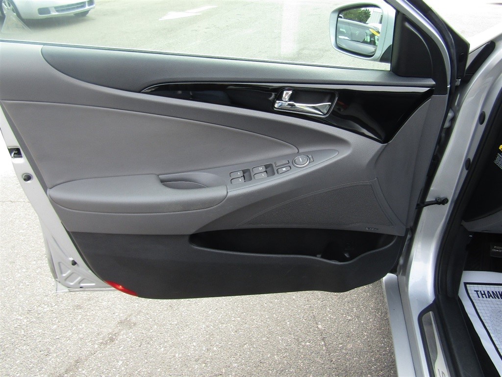 2012 Hyundai Sonata Limited photo 15