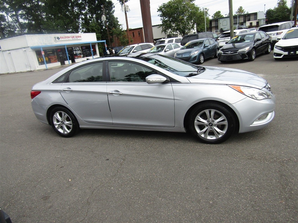 2012 Hyundai Sonata Limited photo 8