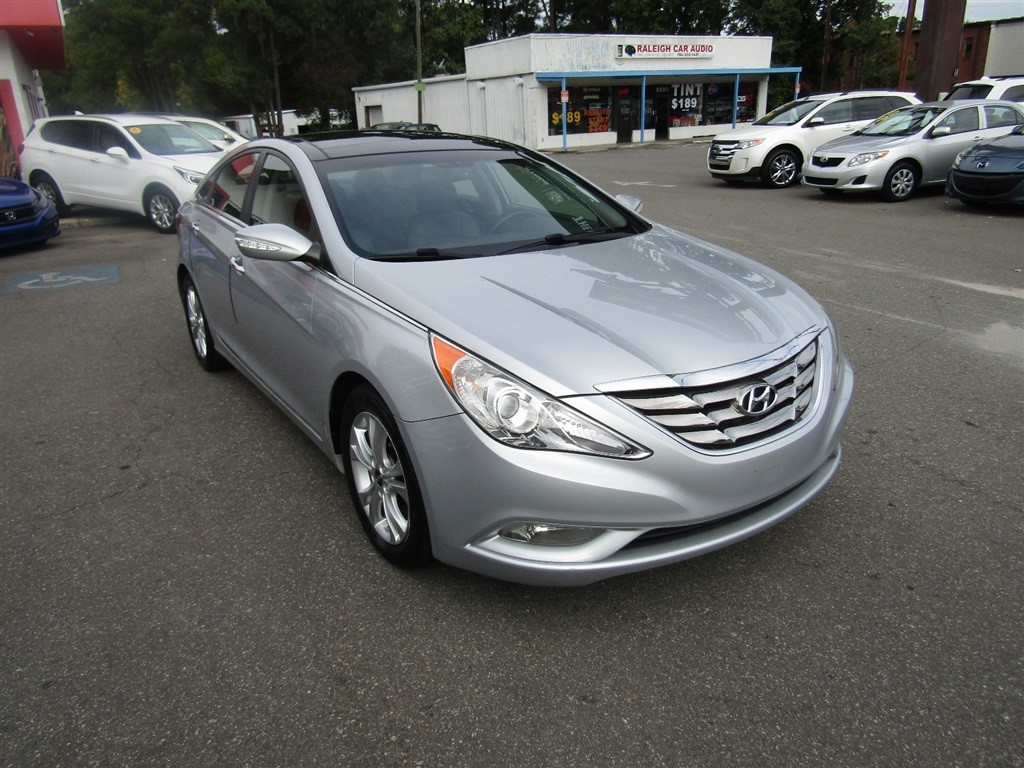 2012 Hyundai Sonata Limited photo 9