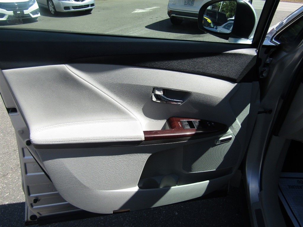 2010 Toyota Venza photo 15