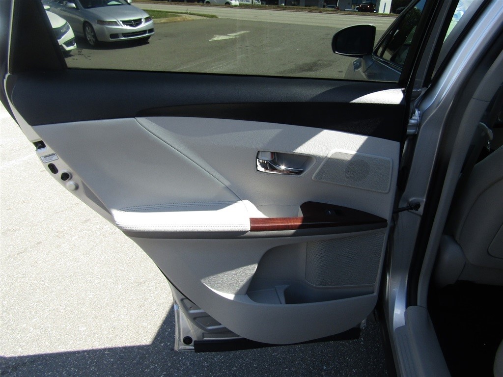 2010 Toyota Venza photo 18