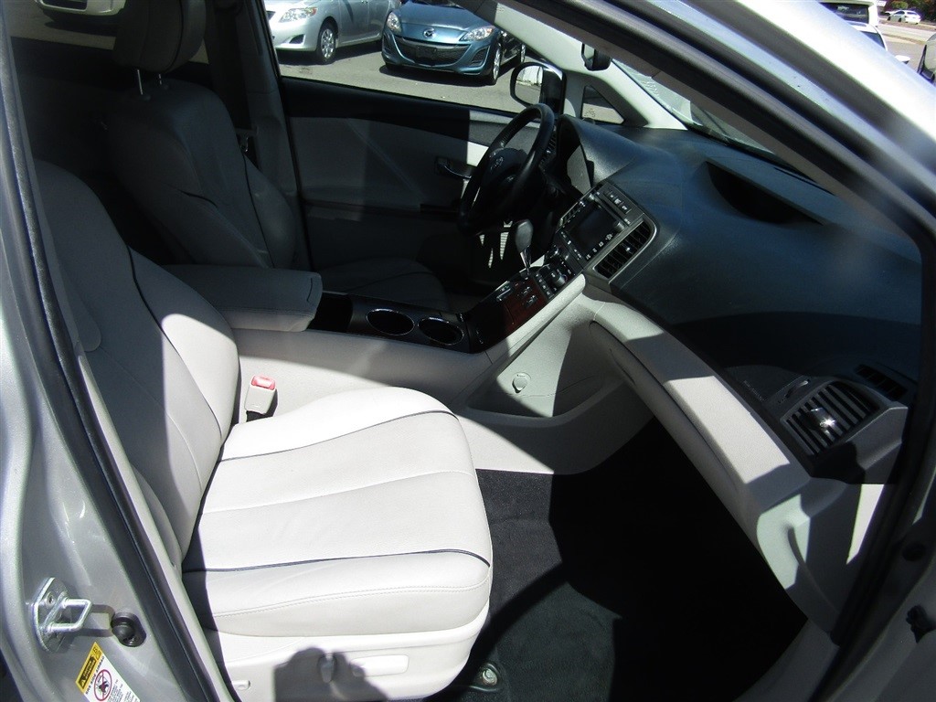 2010 Toyota Venza photo 19