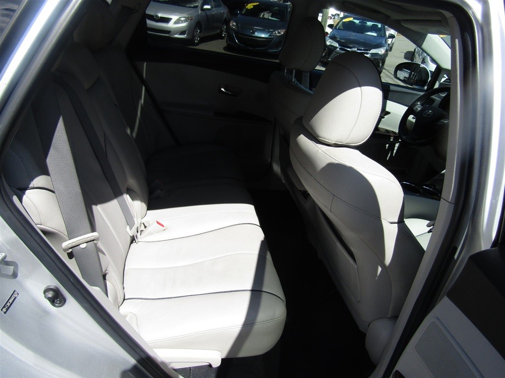 2010 Toyota Venza photo 21