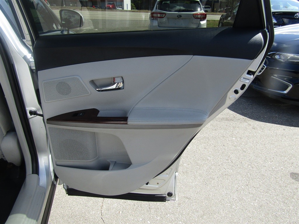 2010 Toyota Venza photo 22