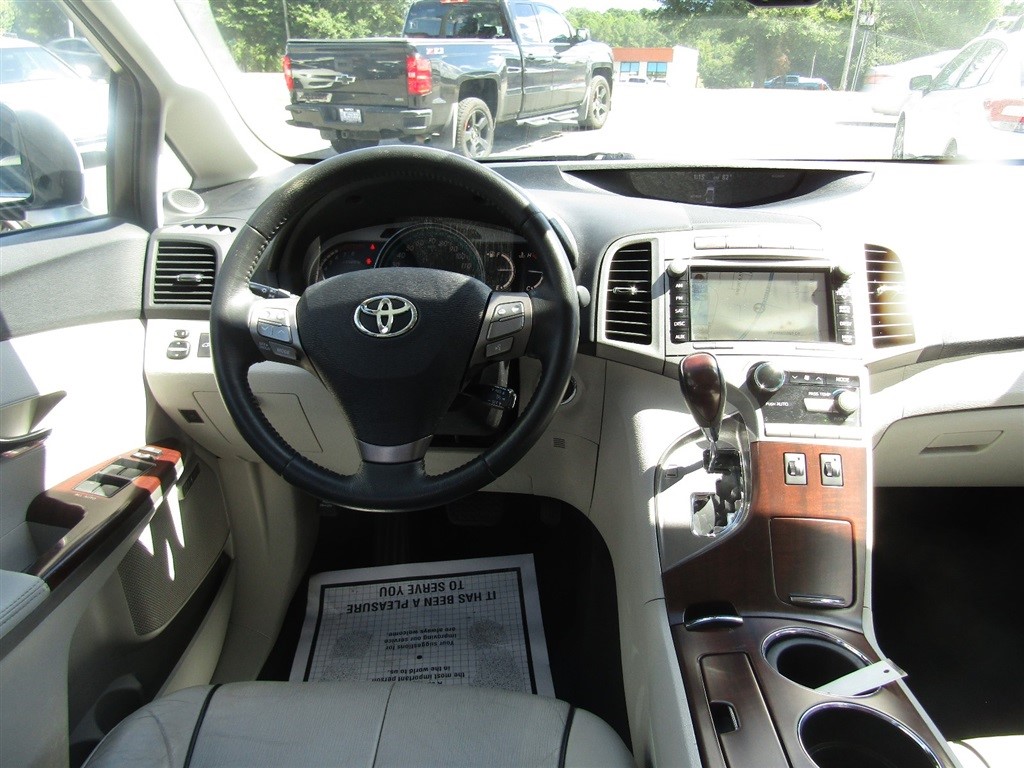 2010 Toyota Venza photo 25