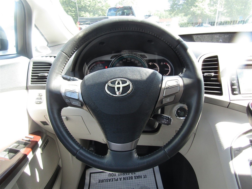 2010 Toyota Venza photo 26