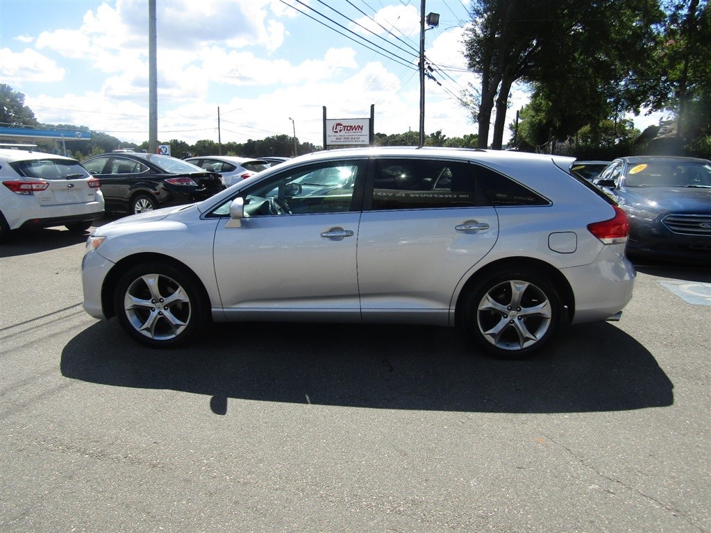 2010 Toyota Venza photo 3