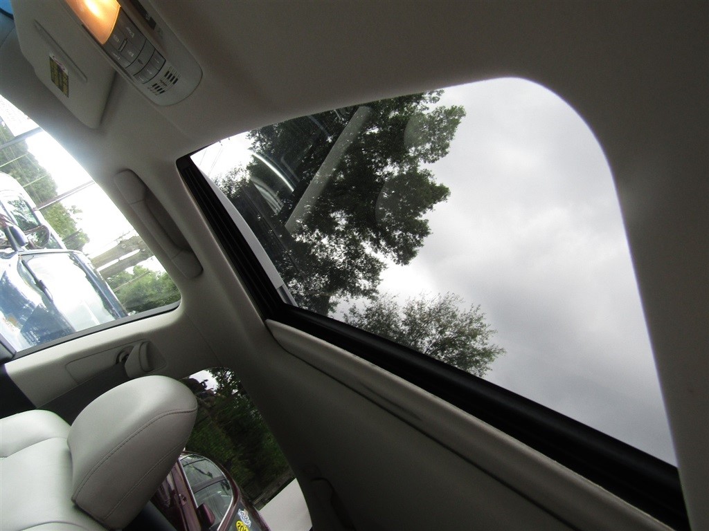 2010 Lexus RX 450h AWD photo 13