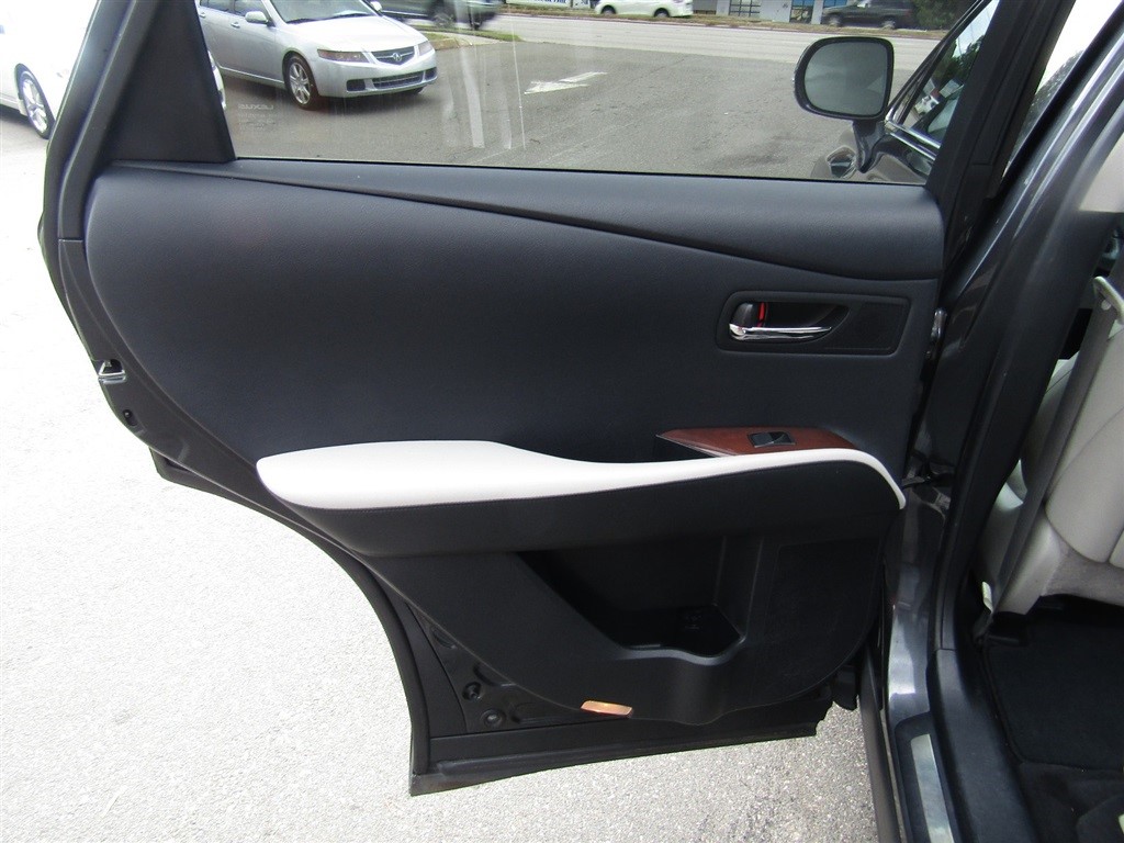 2010 Lexus RX 450h AWD photo 17