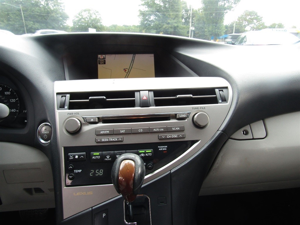 2010 Lexus RX 450h AWD photo 27