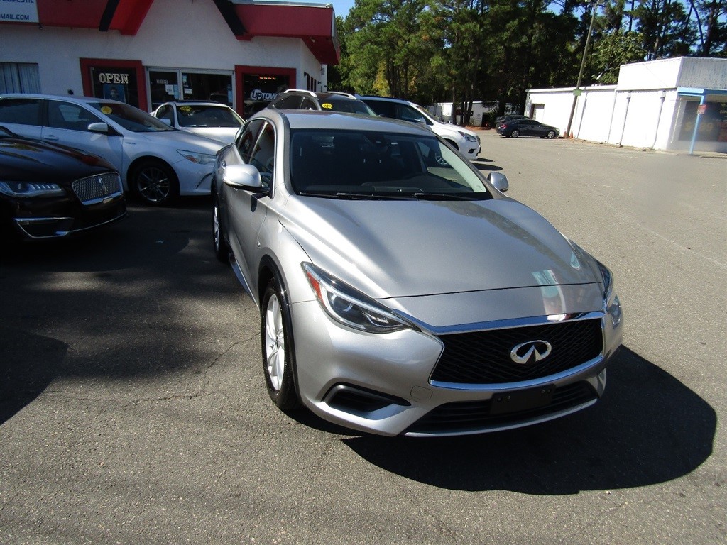 2018 Infiniti QX30 photo 3
