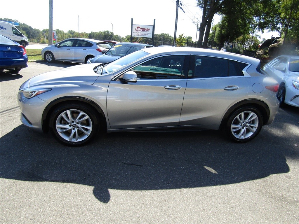 2018 Infiniti QX30 photo 4