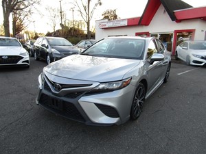 Picture of a 2020 Toyota Camry SE