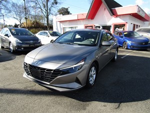 Picture of a 2021 Hyundai Elantra SE