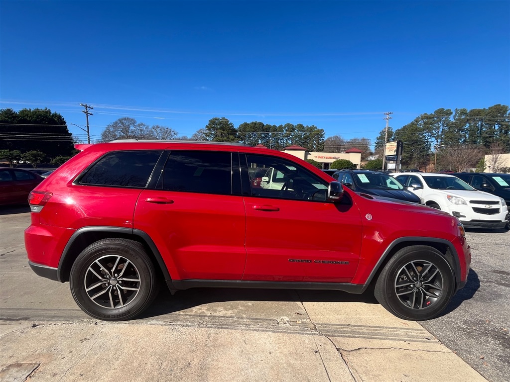 2017 Jeep Grand Cherokee Trailhawk's photo