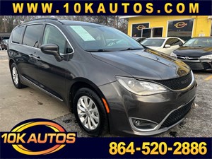 Picture of a 2017 Chrysler Pacifica Touring-L