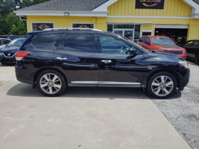 2014 Nissan Pathfinder Platinum 2WD's photo