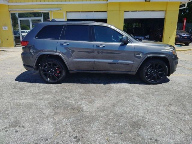 2018 Jeep Grand Cherokee Altitude's photo