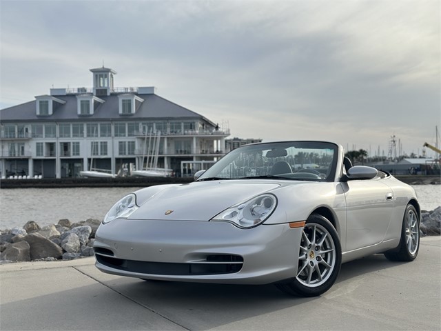 Porsche 911 Carrera 4 Cabriolet in New Orleans