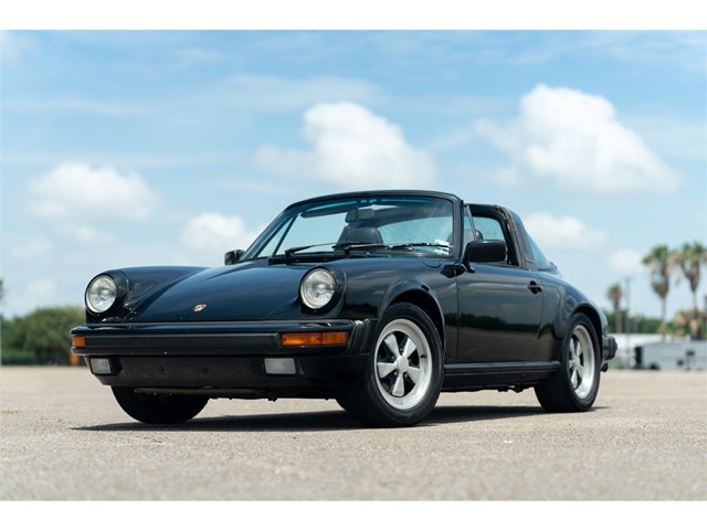 Porsche 911 Carrera Targa in New Orleans
