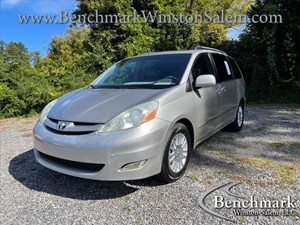 Picture of a 2008 Toyota Sienna XLE Limited Minivan 4D