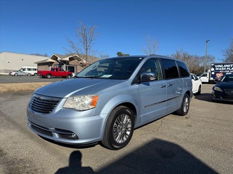 2013 Chrysler Town and Country Touring-L