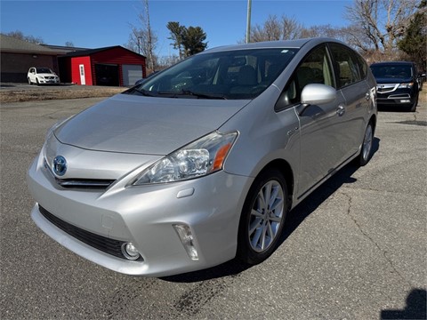 2013 Toyota Prius v Three Wagon 4D