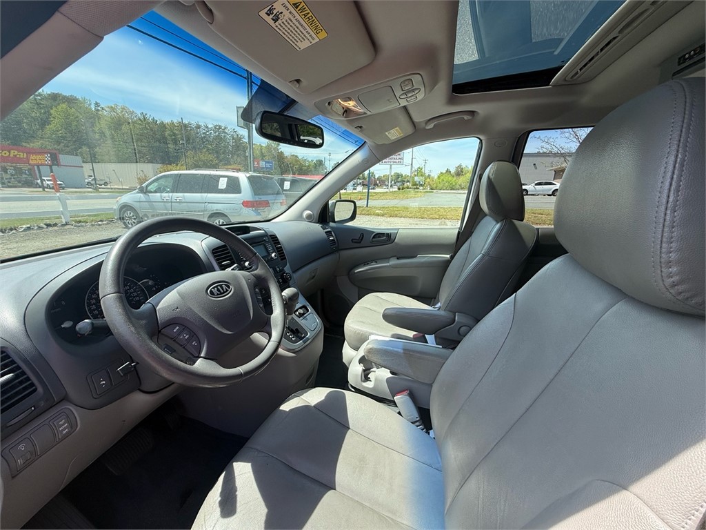 2009 Kia Sedona EX - Photo 12