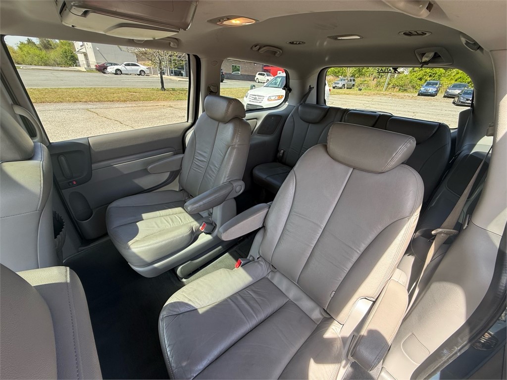 2009 Kia Sedona EX - Photo 13