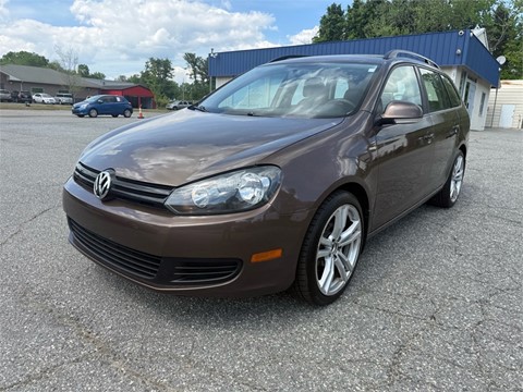 2014 Volkswagen Jetta 2.5L S Sport Wagon 4D
