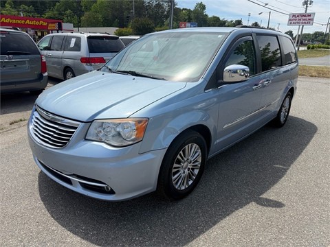 2013 Chrysler Town and Country Touring-L