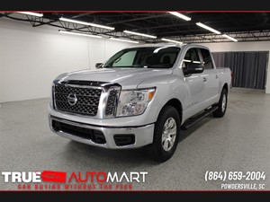 Picture of a 2018 Nissan Titan SV Crew Cab 4WD
