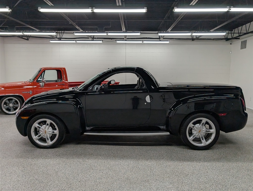 2004 Chevrolet SSR LS's photo