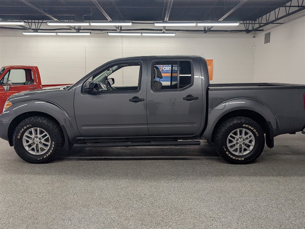 2021 Nissan Frontier SV's photo