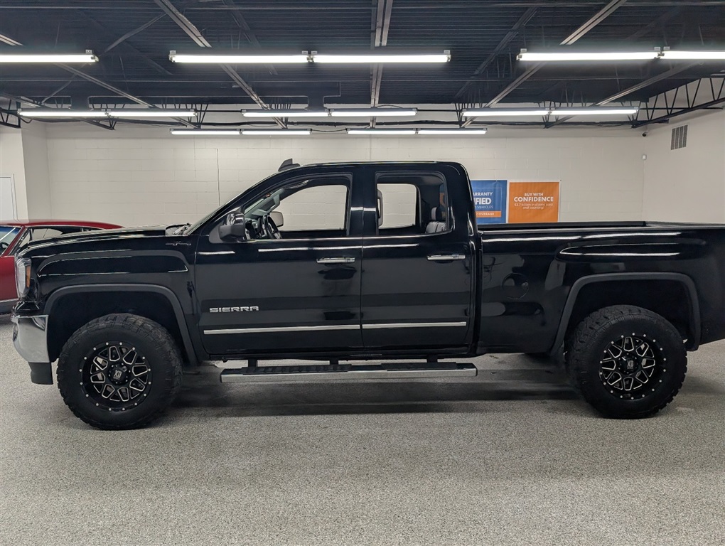 2017 GMC Sierra 1500 SLT's photo