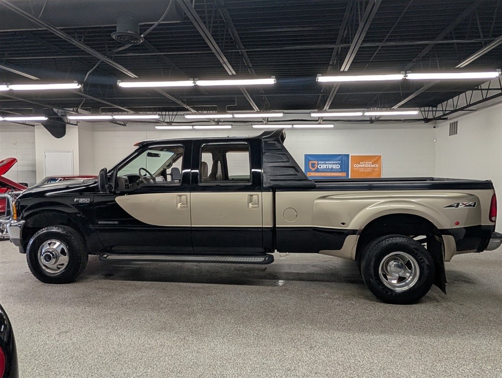 2001 Ford F-350 Lariat 4x4 Crew Cab SWB DRW's photo