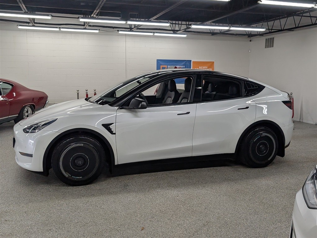 2021 Tesla Model Y Long Range Dual Motor All-Wheel Drive's photo