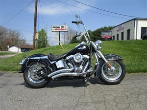 Picture of a 2011 HARLEY-DAVIDSON FLSTN DELUXE